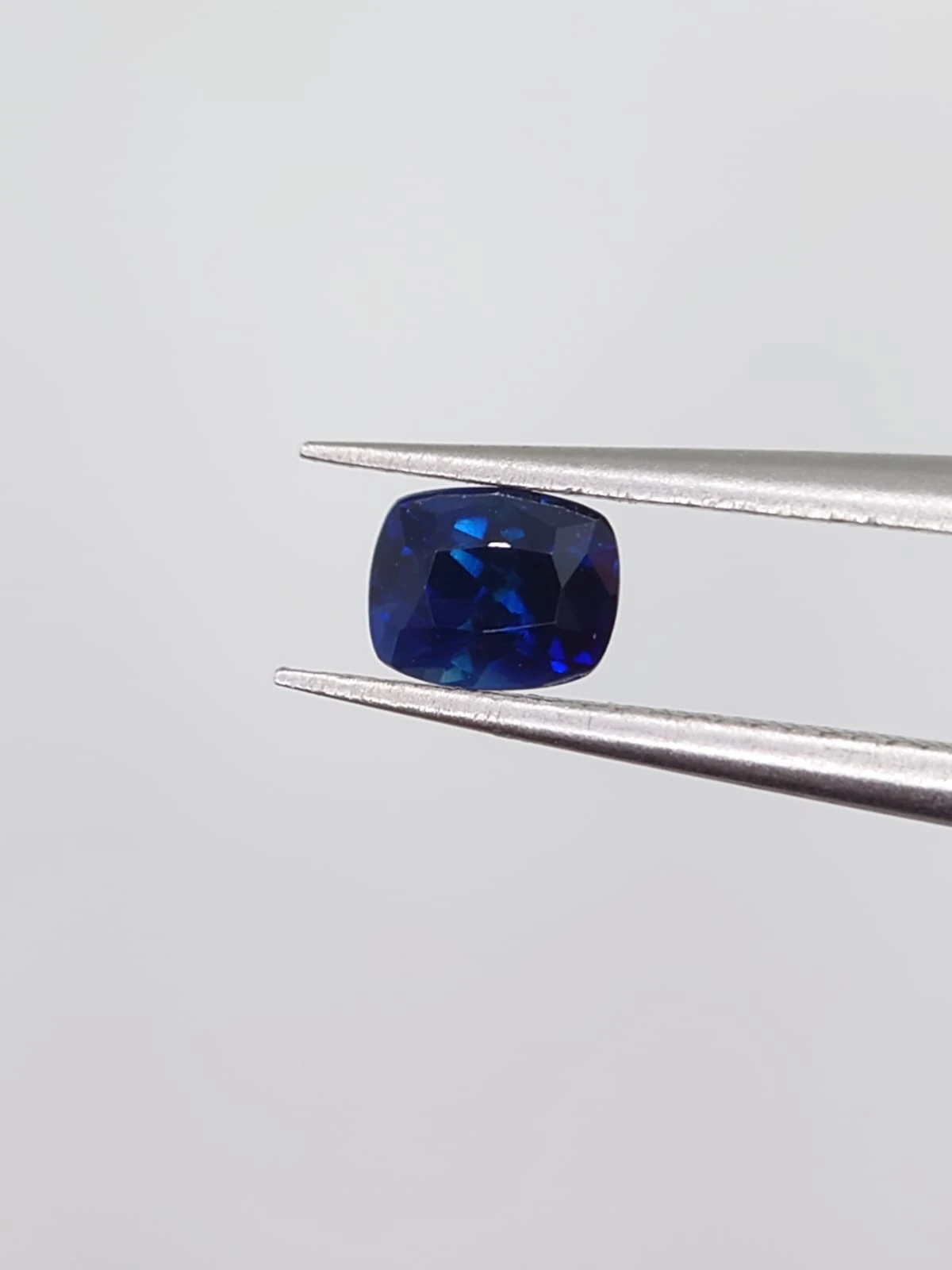 0.5ct Natural Royal Blue Sapphire from Nigeria — view 1